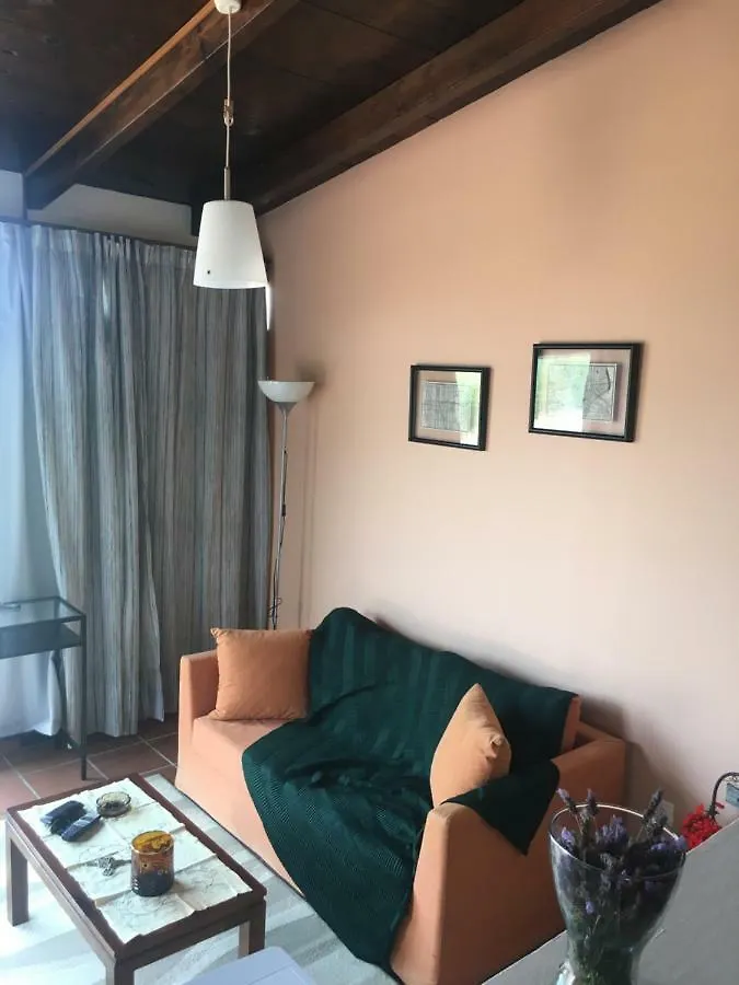 Traditional Studio Near Airport And Beach Karteros Apartment