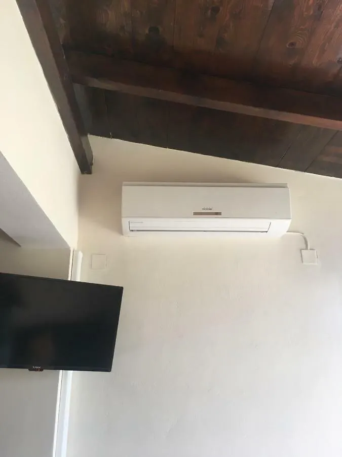 Traditional Studio Near Airport And Beach Karteros Apartment